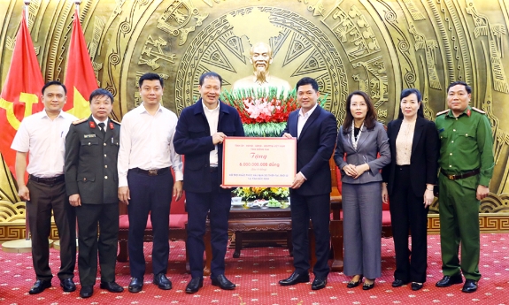 Tỉnh Đồng Nai trao tặng kinh phí ủng hộ tỉnh Bắc Ninh khắc phục hậu quả lũ lụt